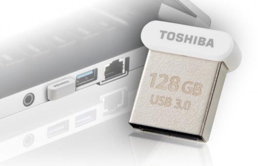 Миниатюрный флеш-накопитель Toshiba позволит расширить память ноутбука