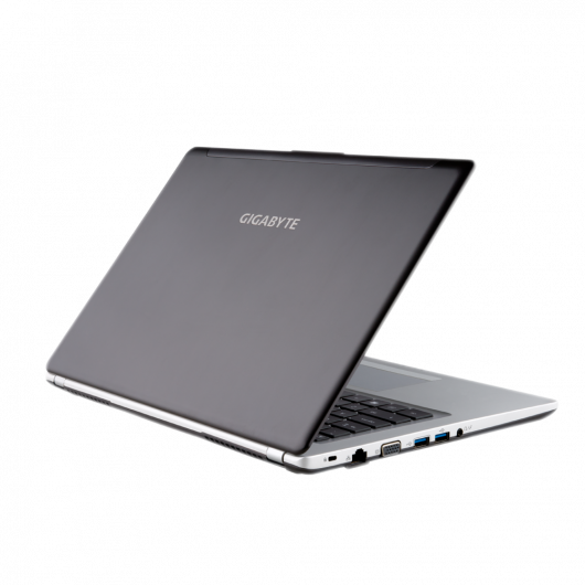 Ноутбук Gigabyte P35K позволяет установку четырех накопителей