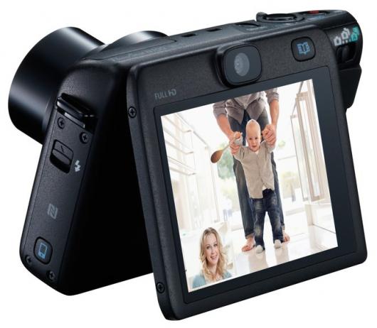 Камера Canon PowerShot N100 имеет фронтальный и задний объективы Камера Canon PowerShot N100 имеет фронтальный и задний объективы