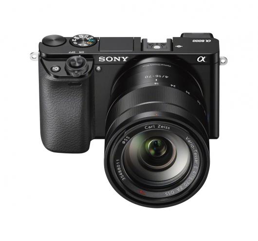 Sony выпустила камеру α6000 c самым быстрым автофокусом 