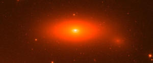 Гигантская черная дыра может опрокинуть модели эволюции галактик