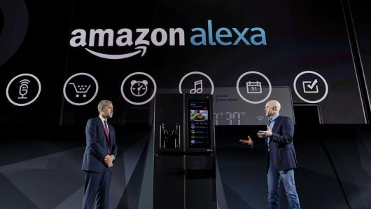 Amazon собирается выпустить умные очки с Alexa