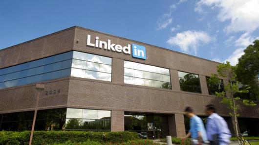 Квартальная выручка LinkedIn увеличилась на треть до 713 млн долл