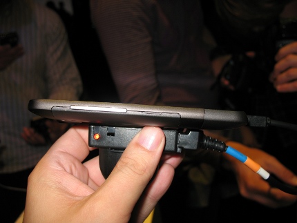 HTC Desire HD и Desire Z вживую HTC Desire HD и Desire Z вживую