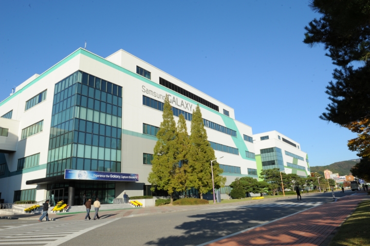 Несмотря на сокращение в финальной четверти, Samsung получила рекордный финансовый год Несмотря на сокращение в финальной четверти, Samsung получила рекордный финансовый год