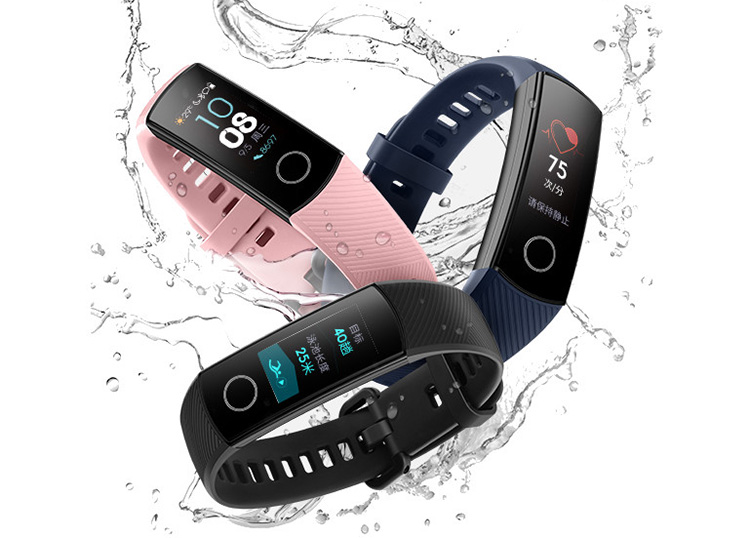 Фитнес-трекер Honor Band 4 постоянно отслеживает сердцебиение Фитнес-трекер Honor Band 4 постоянно отслеживает сердцебиение