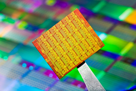 Intel показала 48-ядерный процессор, имитирующий “облачные” вычислители Intel показала 48-ядерный процессор, имитирующий “облачные” вычислители