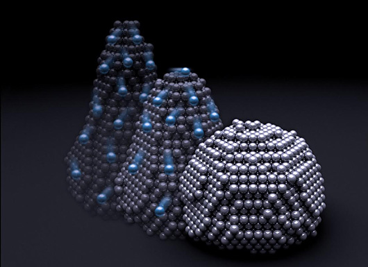 Границы металлических наночастиц текут подобно жидкости