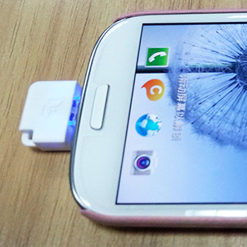 Meenova выпускает внешний кардридер для Android устройств Meenova выпускает внешний кардридер для Android устройств