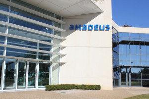 Amadeus приобретает подразделение Accenture за 830 млн долл.