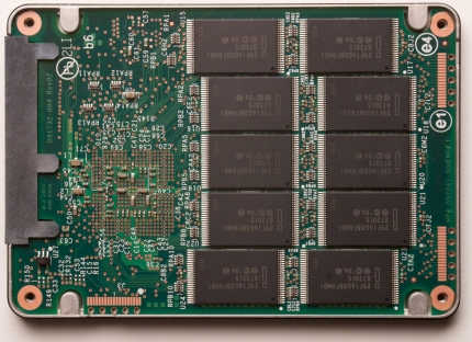Intel анонсировала твердотельные накопители с 6 Гбит/с SATA