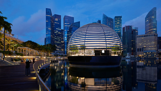 Apple открыла в Сингапуре магазин на воде Marina Bay Sands