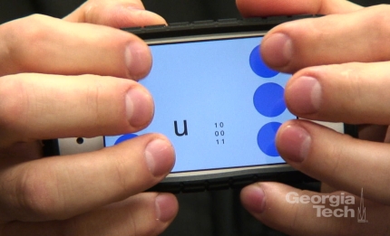 BrailleTouch позволяет печатать вслепую на экране смартфона