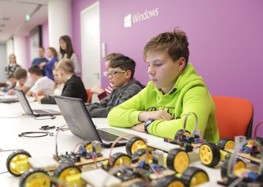 «Майкрософт Украина» поддержала обучение школьников основам IoT