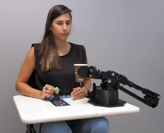 Accenture и Intel поддерживают проект разработки роборуки для инвалидных колясок