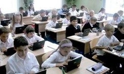 Украинских школьников переведут на нетбуки и подключат к сети 4G