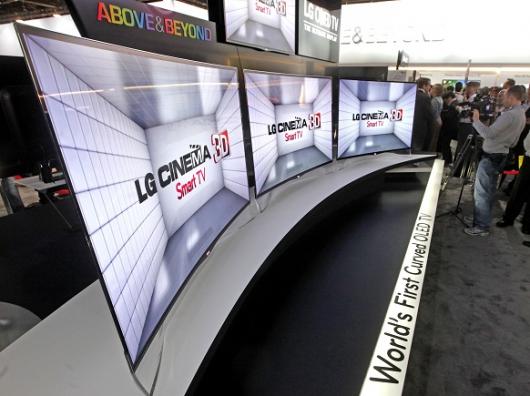 LG представила OLED-телевизор с изогнутым экраном