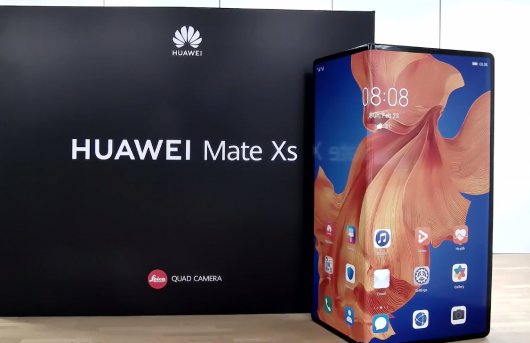 Смартфон с гибким экраном Huawei Mate Xs обойдется в 69999 грн