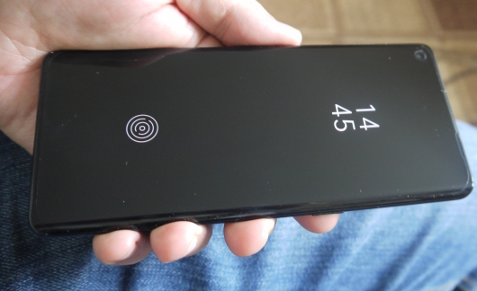 OPPO Reno4 Pro экран 90 Гц и зарядка за полчаса