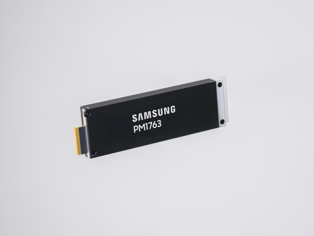 Samsung розпочала масове виробництво SSD PM1763 для AI-інфраструктури наступного покоління