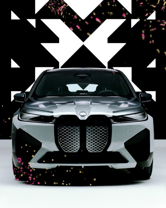 Концепт-кар BMW меняет дизайн на ходу