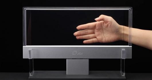 Rælclear - прозорий дисплей із виведенням зображень на 360° Rælclear - прозорий дисплей із виведенням зображень на 360°