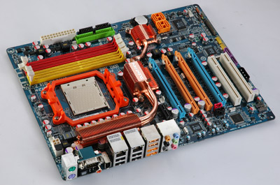 Intel X38 и AMD RD790 – близится время осеннего урожая топовых чипсетов