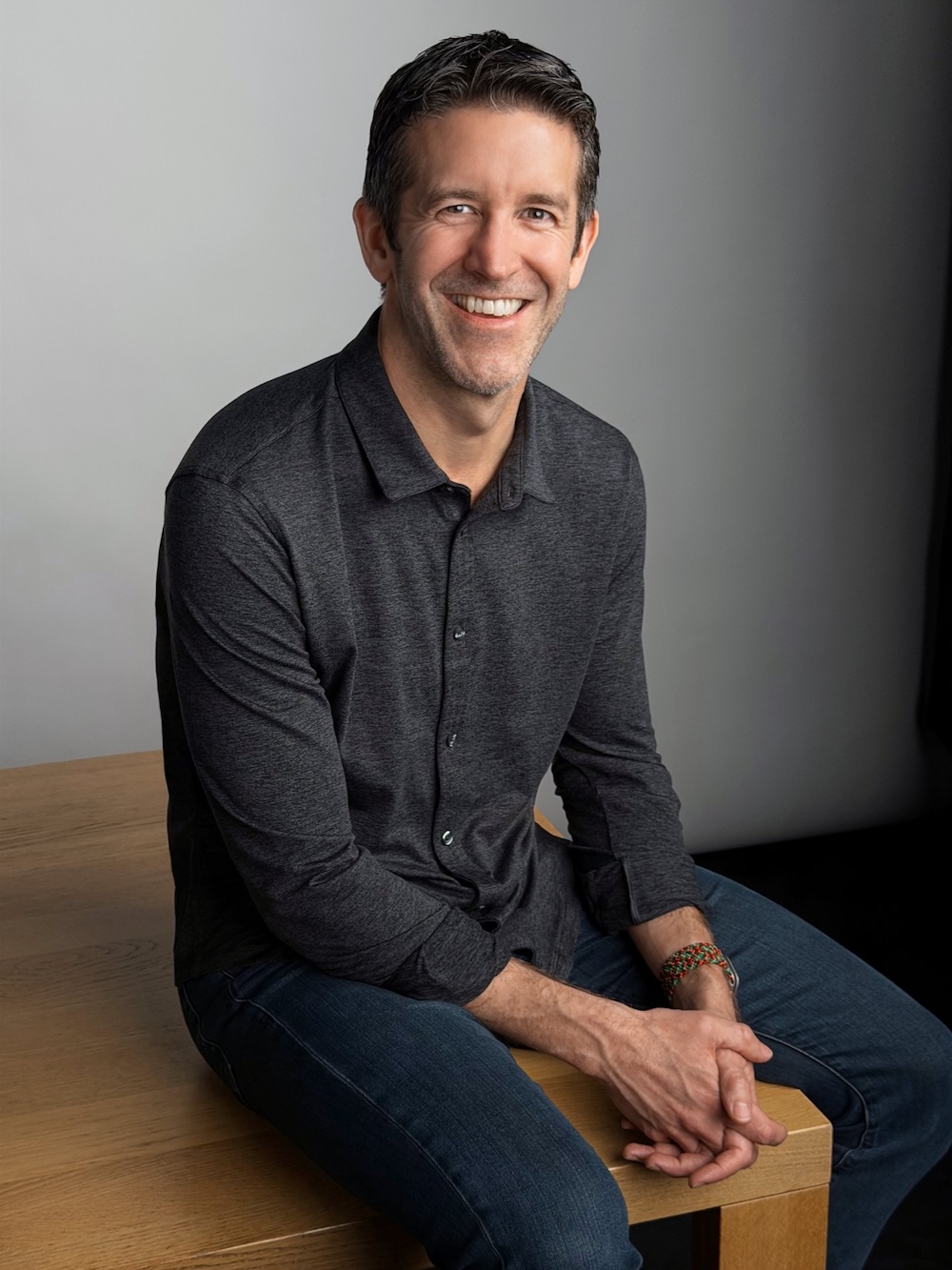 Джон Тернус замінює Тіма Кука на посаді генерального директора Apple