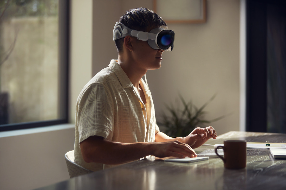 Apple офіційно випустила гарнітуру доповненої реальності Vision Pro