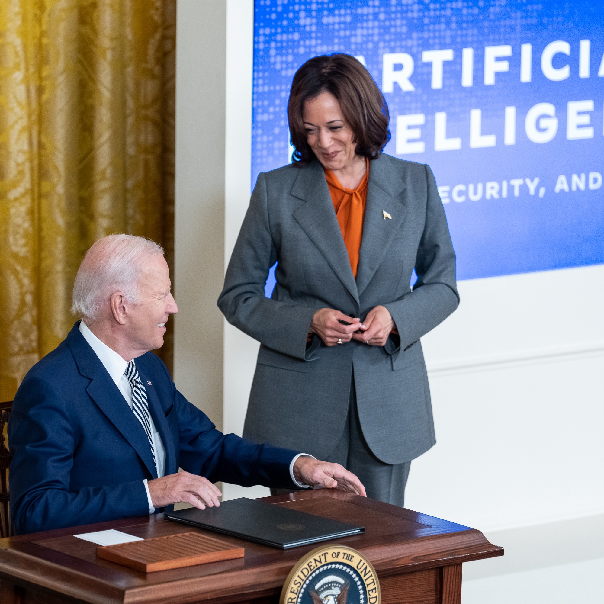 Президент США підписав указ, спрямований на формування безпечного розвитку АІ