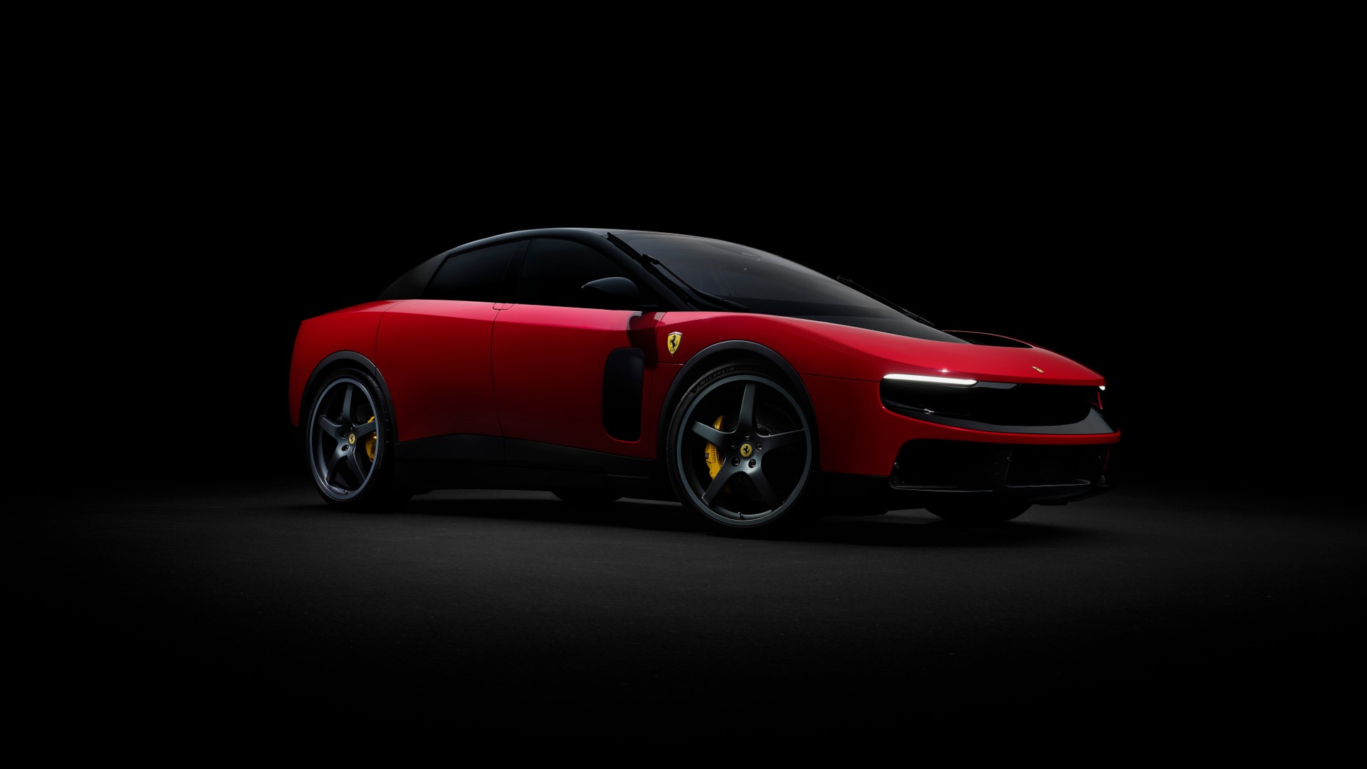 Джоні Айв та Марк Ньюсон створили перший електромобіль Ferrari