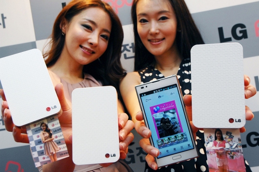 LG выпустила фотопринтер размером со смартфон