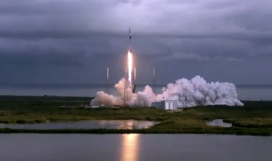 SpaceX удачно вывел 143 спутников на орбиту