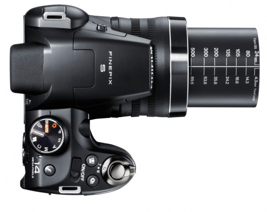 Fujifilm делает ставку на ультразумы от 24x до 30x