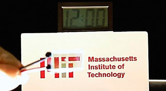 Стартап MIT займется продвижением прозрачных солнечных батарей Стартап MIT займется продвижением прозрачных солнечных батарей