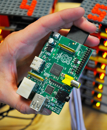Британские ученые построили вычислительный кластер из мини-ПК Raspberry Pi