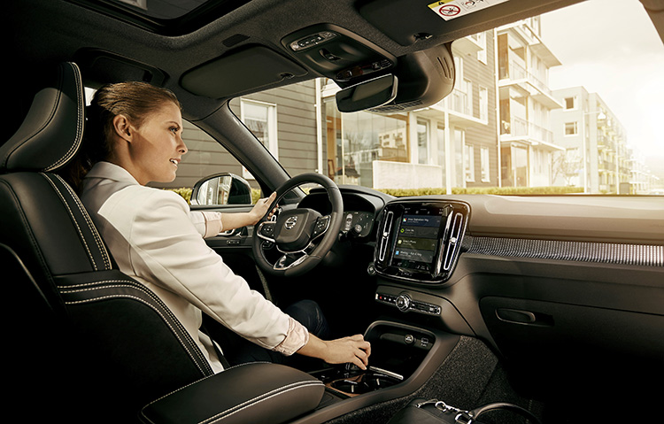 Volvo внедрит Google Assistant, Play и Maps в информационно-развлекательную систему своих авто