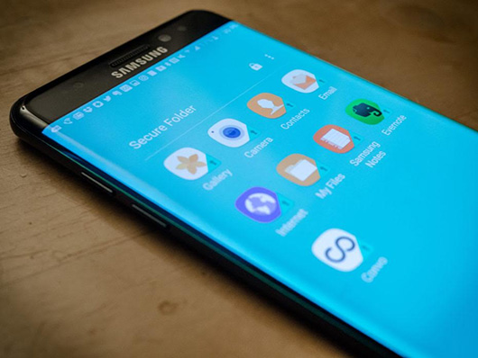 Потерю имиджа Samsung компенсирует 6,2-дюймовым Galaxy S8