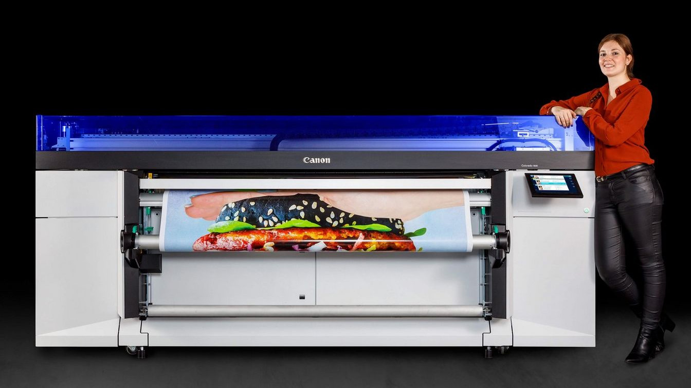 Canon выпускает Colorado 1630 — рулонный принтер с технологией Uvgel и скоростью печати 111 кв м в час