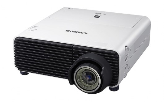Canon представила компактный инсталляционный проектор XEED WUX500ST