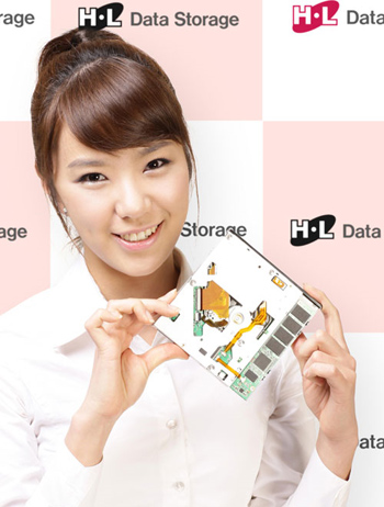 Hitachi-LG Data Storage показала первый оптический привод со встроенной флэш-памятью