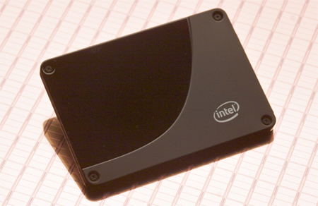 Intel начала поставки SSD для профессиональных систем