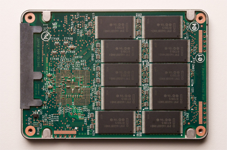 Intel начала поставки SSD для профессиональных систем
