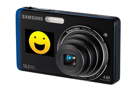 Samsung решила, что одного дисплея для цифровой фотокамеры недостаточно