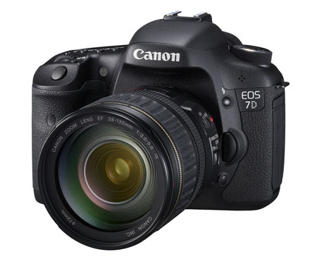 Canon представила зеркальную фотокамеру EOS 7D с 18 Мп матрицей Canon представила зеркальную фотокамеру EOS 7D с 18 Мп матрицей