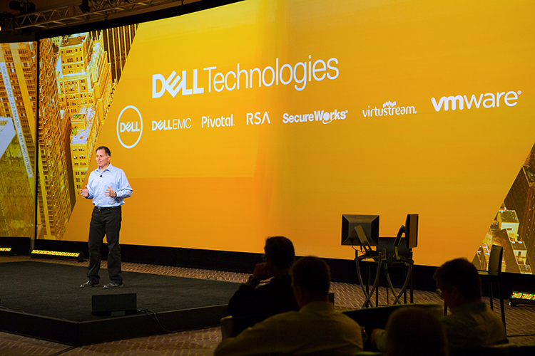 Годовая выручка Dell впервые превысила 90 млрд долл.