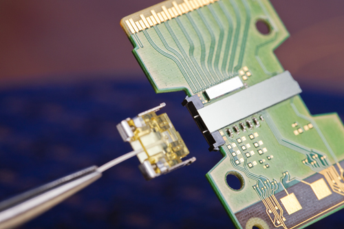 Intel создала оптический канал пропускной способностью 50 Гб/с