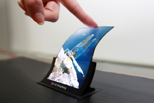 LG демонстрирует 5-дюймовую гибкую пластиковую OLED-панель