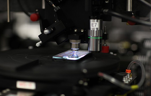 Экраны будущих смартфонов снабдят встроенными датчиками