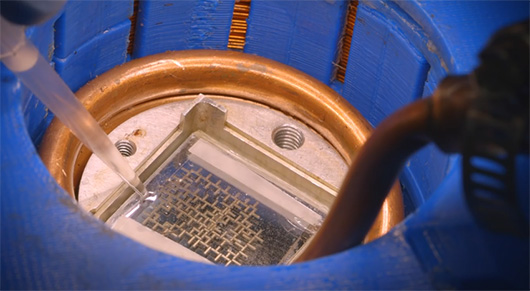 В Стэнфорде построен универсальный компьютер на водяных каплях